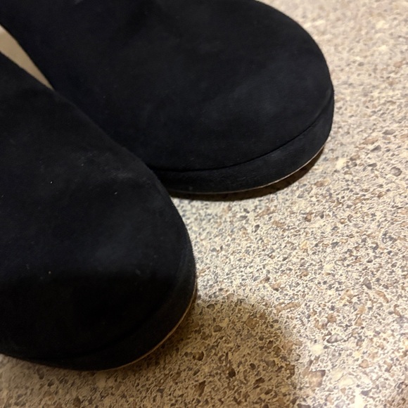 Gucci Black Ankle Booties with Tassel - Picture 8 of 11